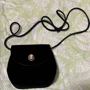 Cameo Elegant Black Crossbody Bag